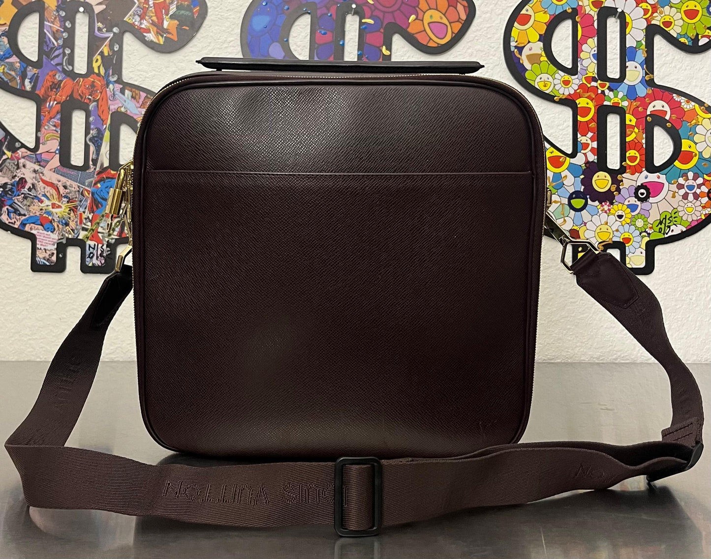 Louis Vuitton Porte Ordinateur Toura Taiga