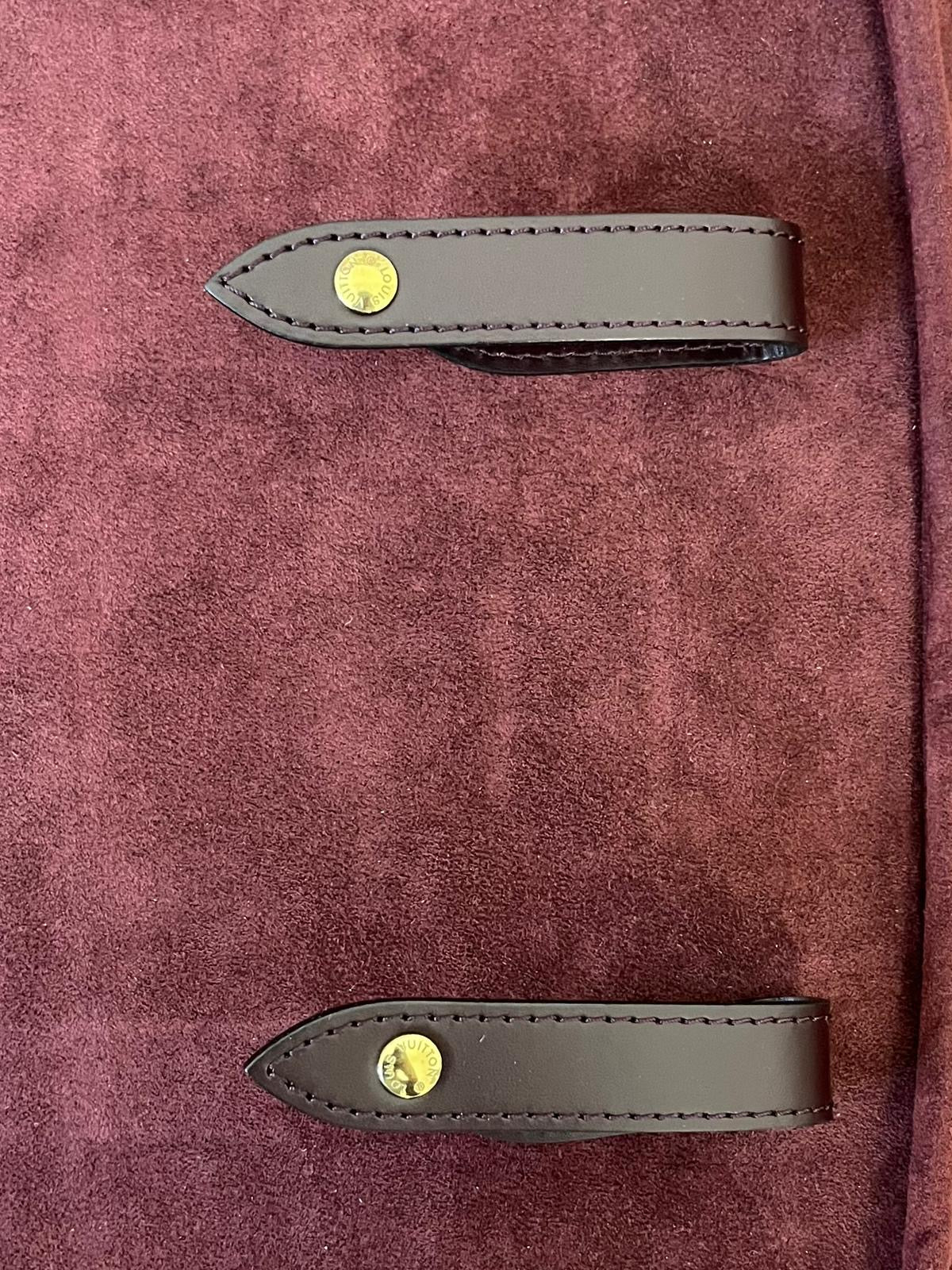 Louis Vuitton Helanga Taiga