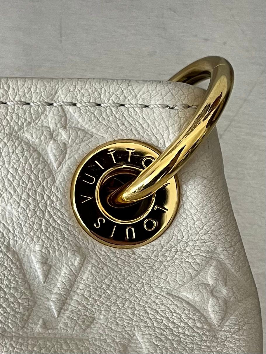Louis Vuitton Artsy MM