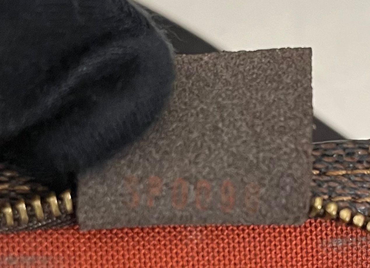 Louis Vuitton Trousse Make-up