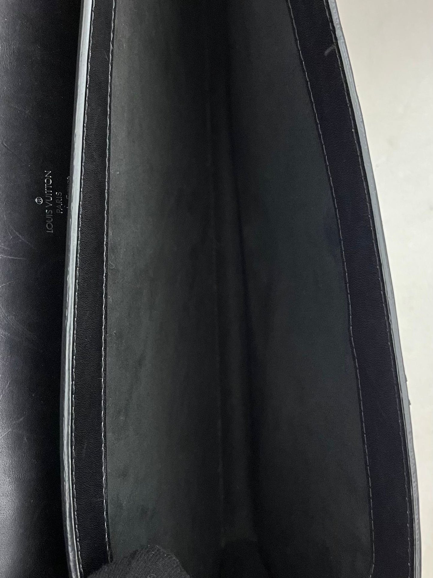 Louis Vuitton Larry Epi Leder