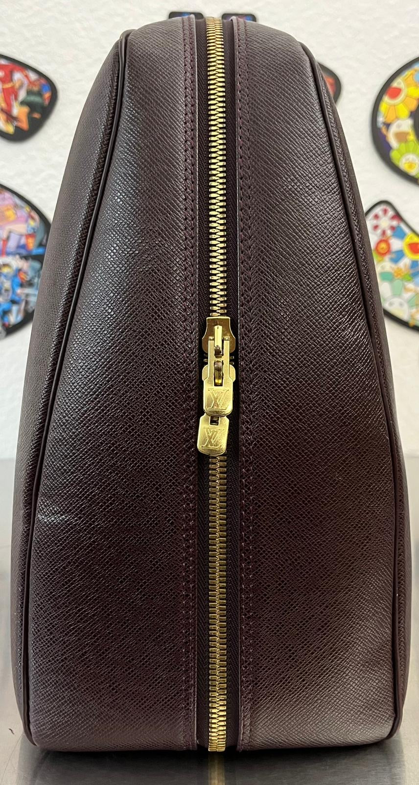 Louis Vuitton Helanga Taiga