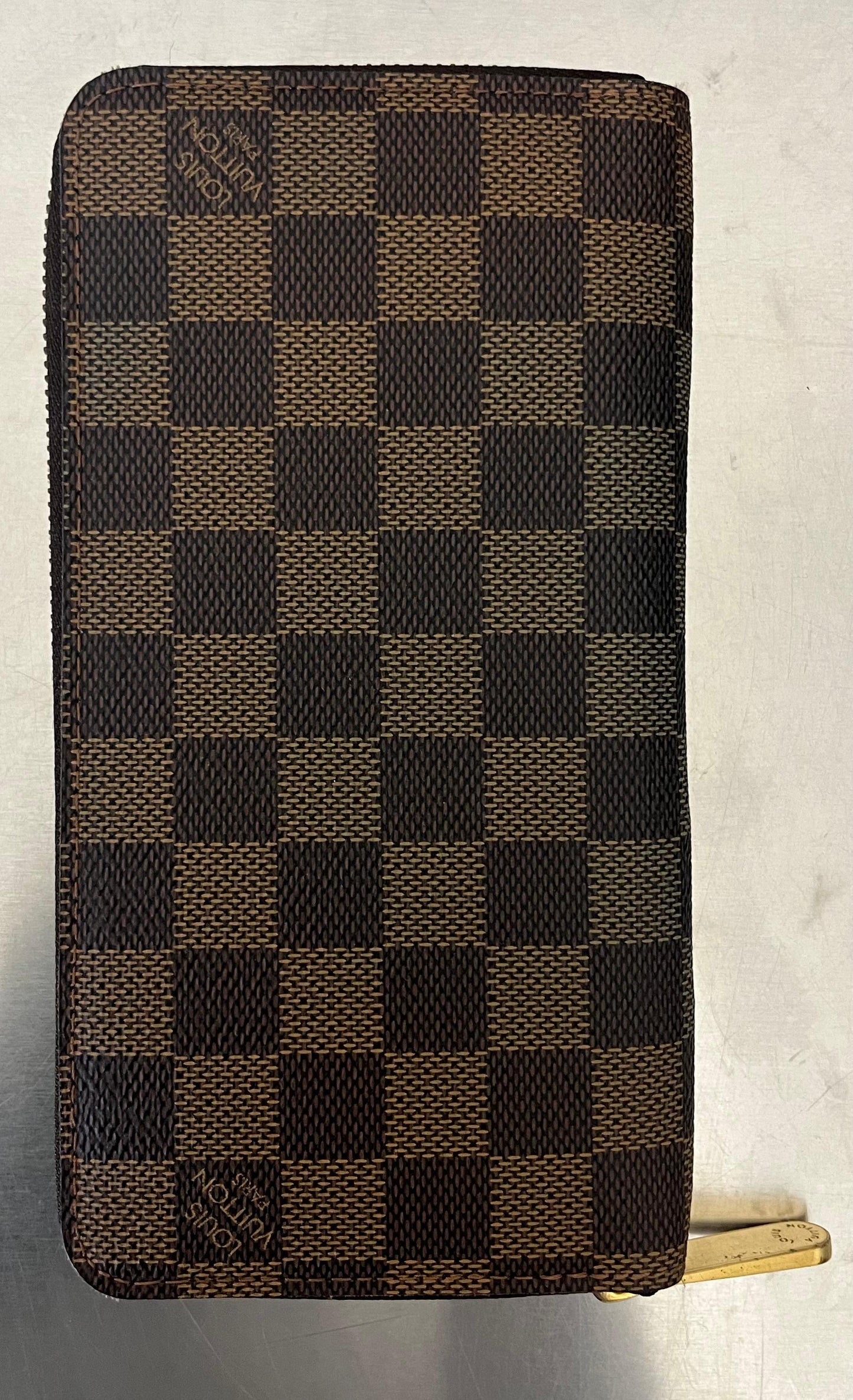 Louis Vuitton Zippy Damier