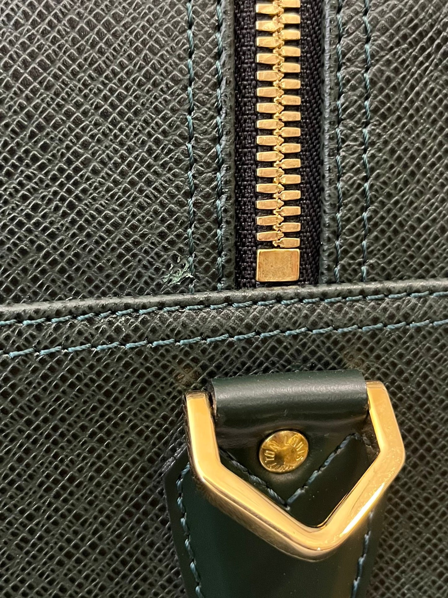 Louis Vuitton Kendall PM Taiga