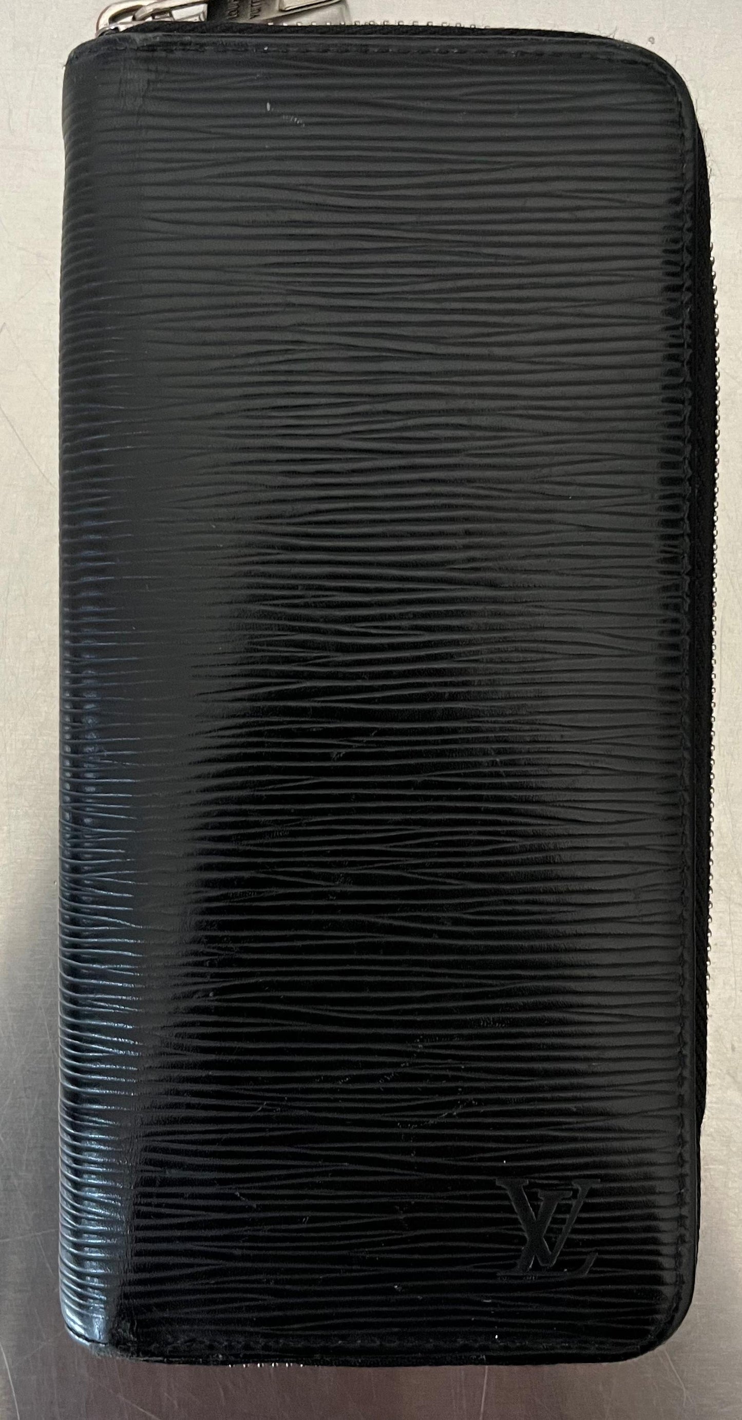Louis Vuitton Zippy Vertical Epi