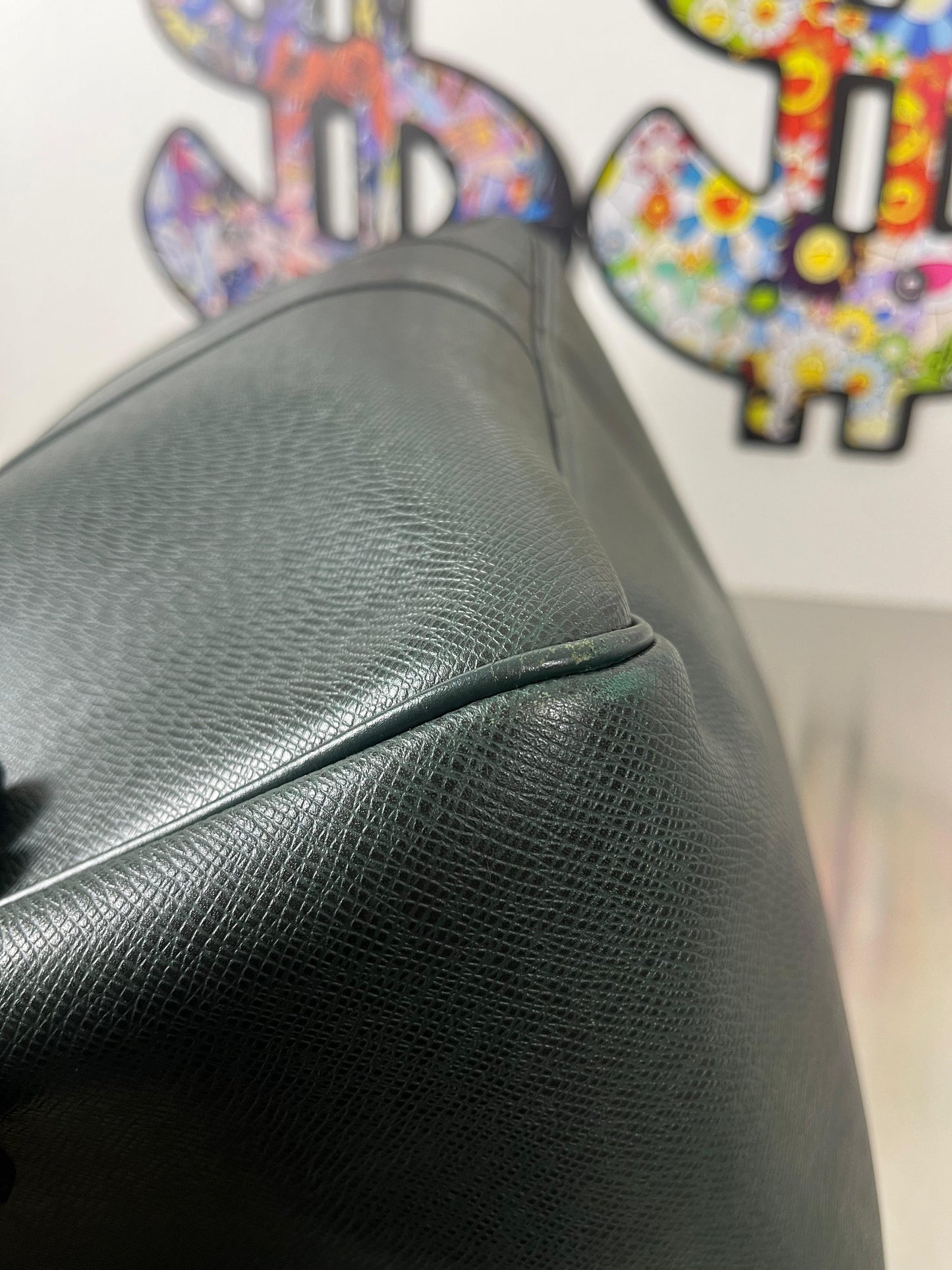 Louis Vuitton Kendall GM Taiga Leder