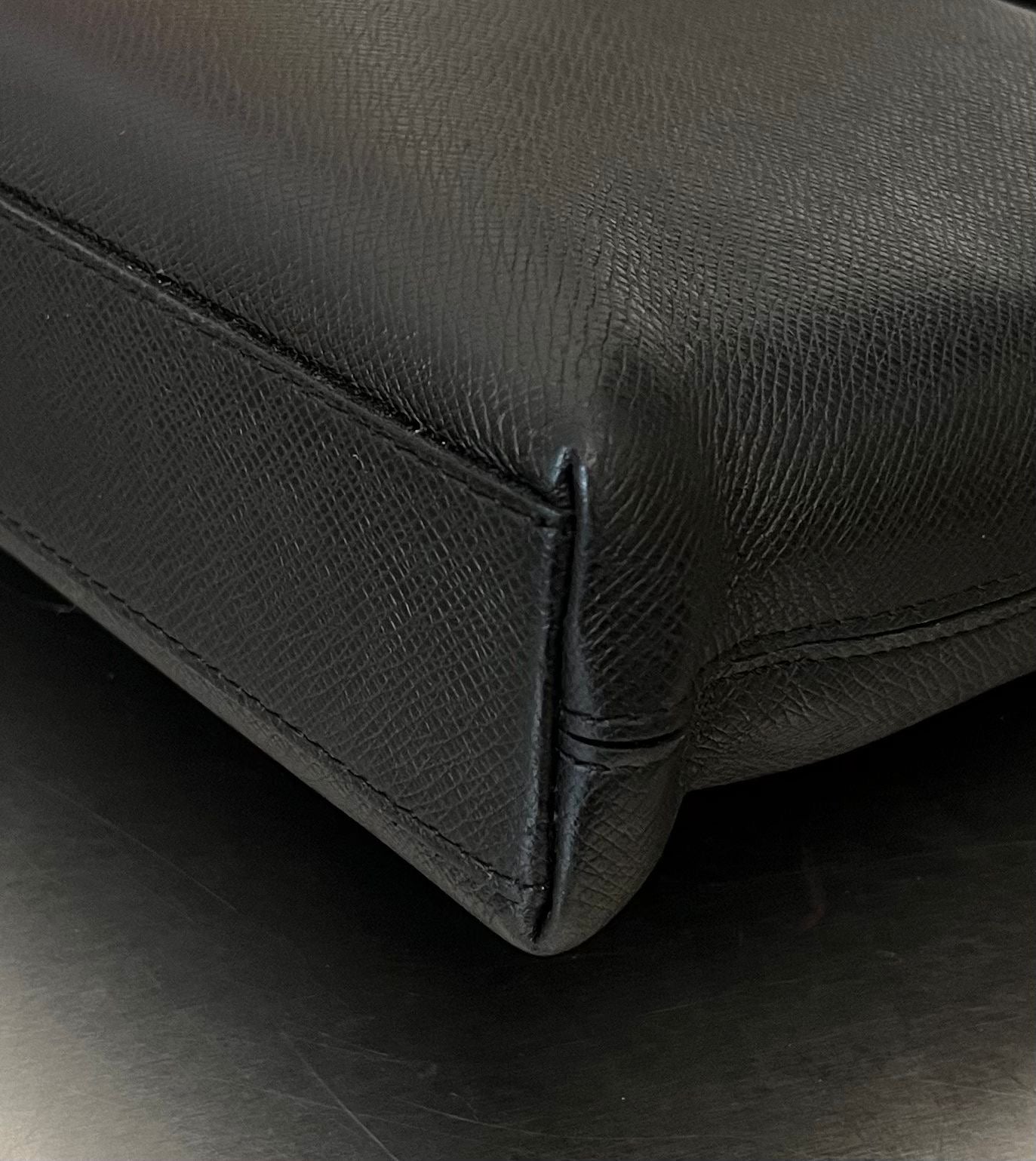 Louis Vuitton Anton