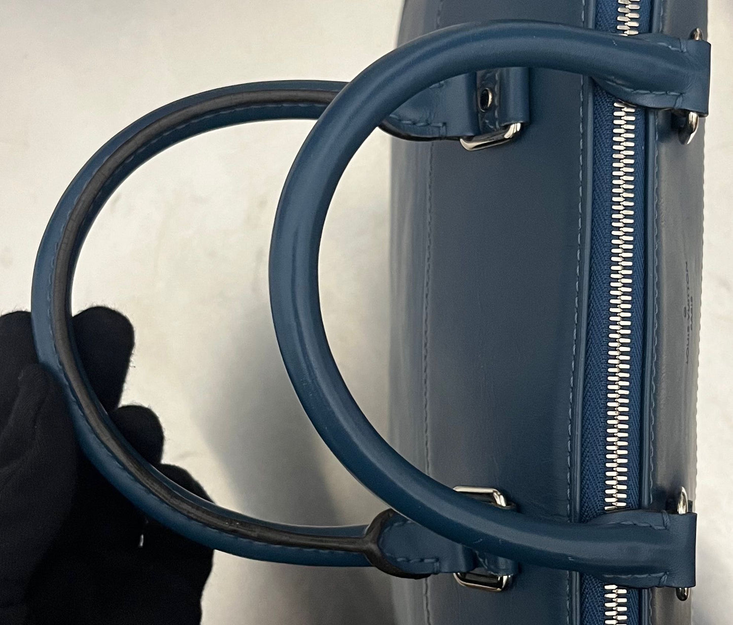 Louis Vuitton Porte Documents Jour Epi