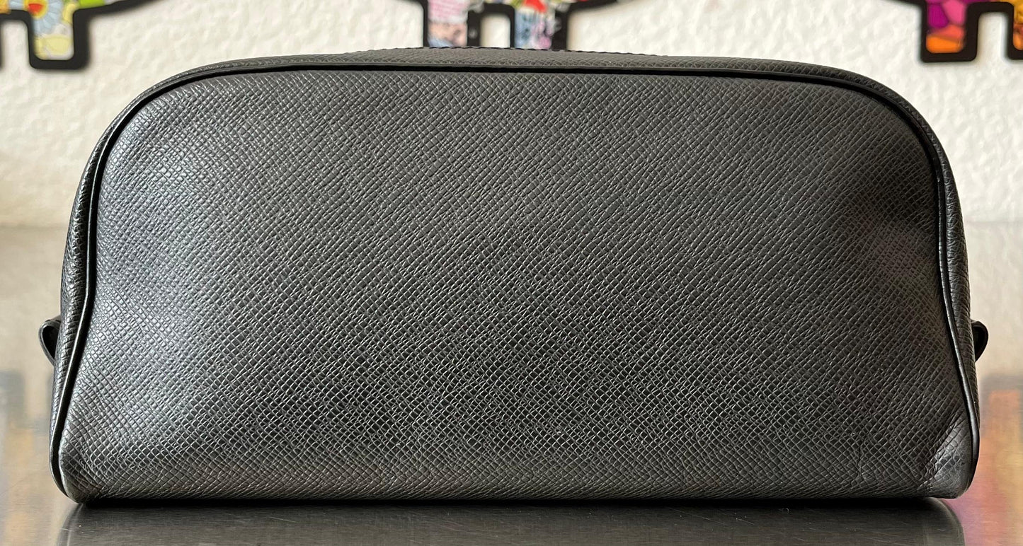 Louis Vuitton Trousse Toilette Taiga