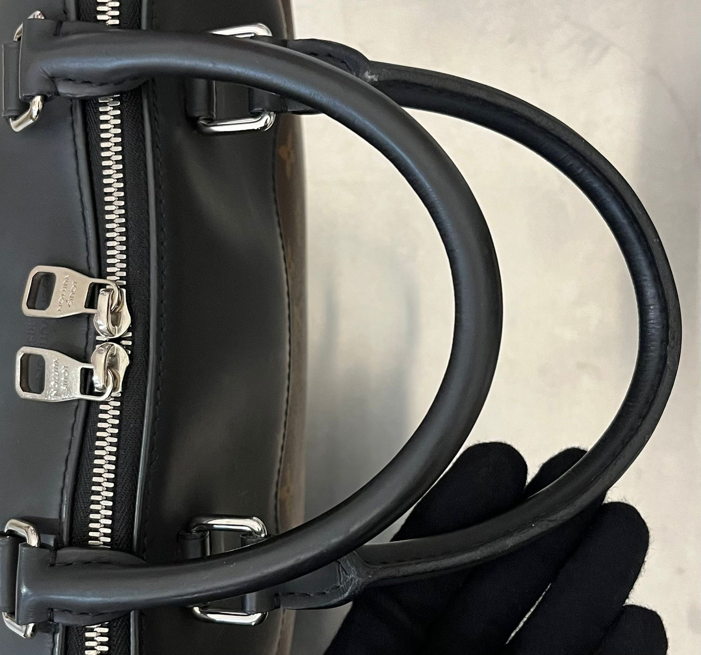 Louis Vuitton Porte Documents Jour Macassar