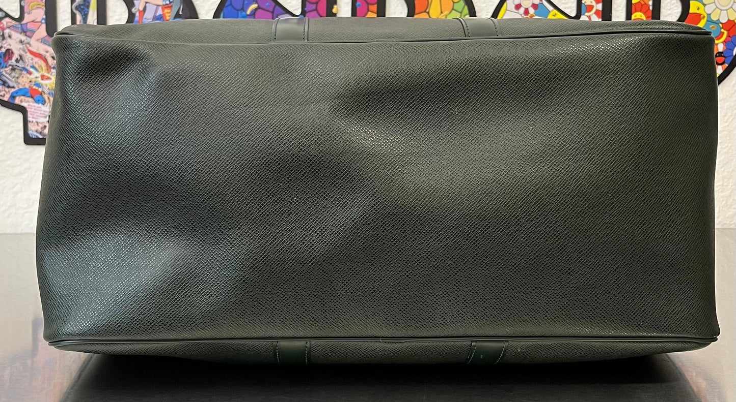 Louis Vuitton Kendall PM Taiga