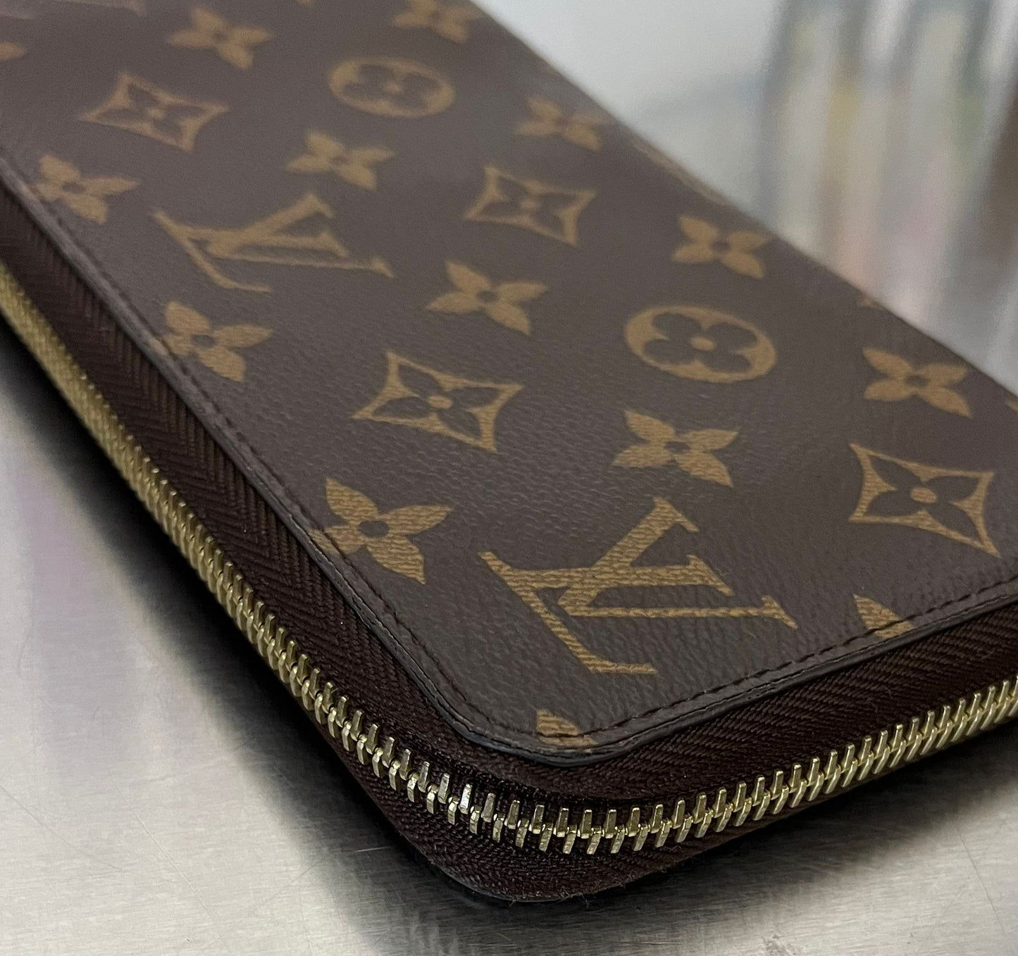 Louis Vuitton Zippy Monogram