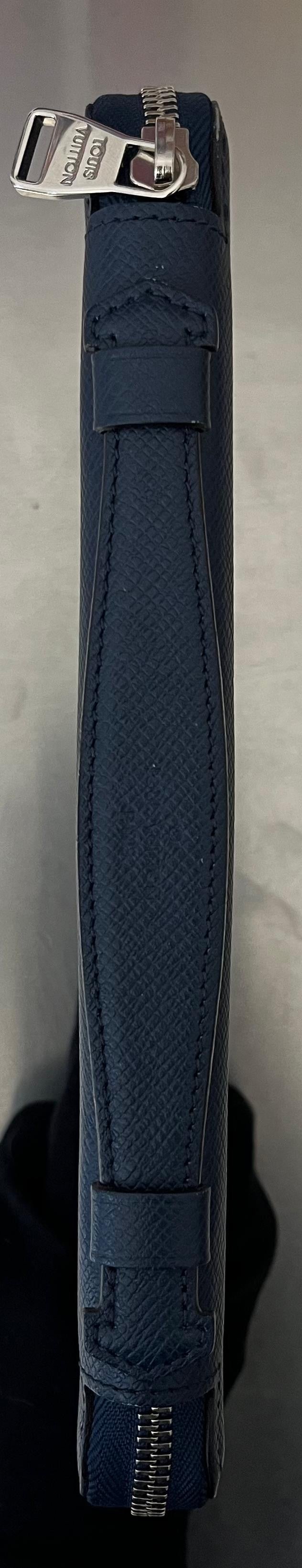 Louis Vuitton iPad Organizer Taiga