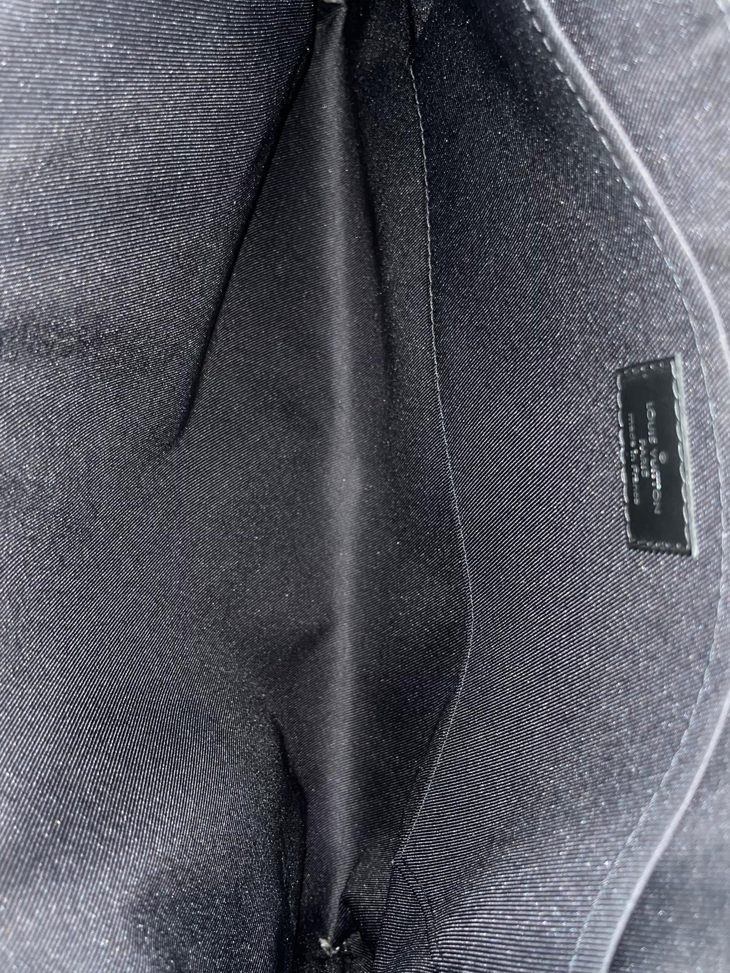 Louis Vuitton Pochette Discovery GM