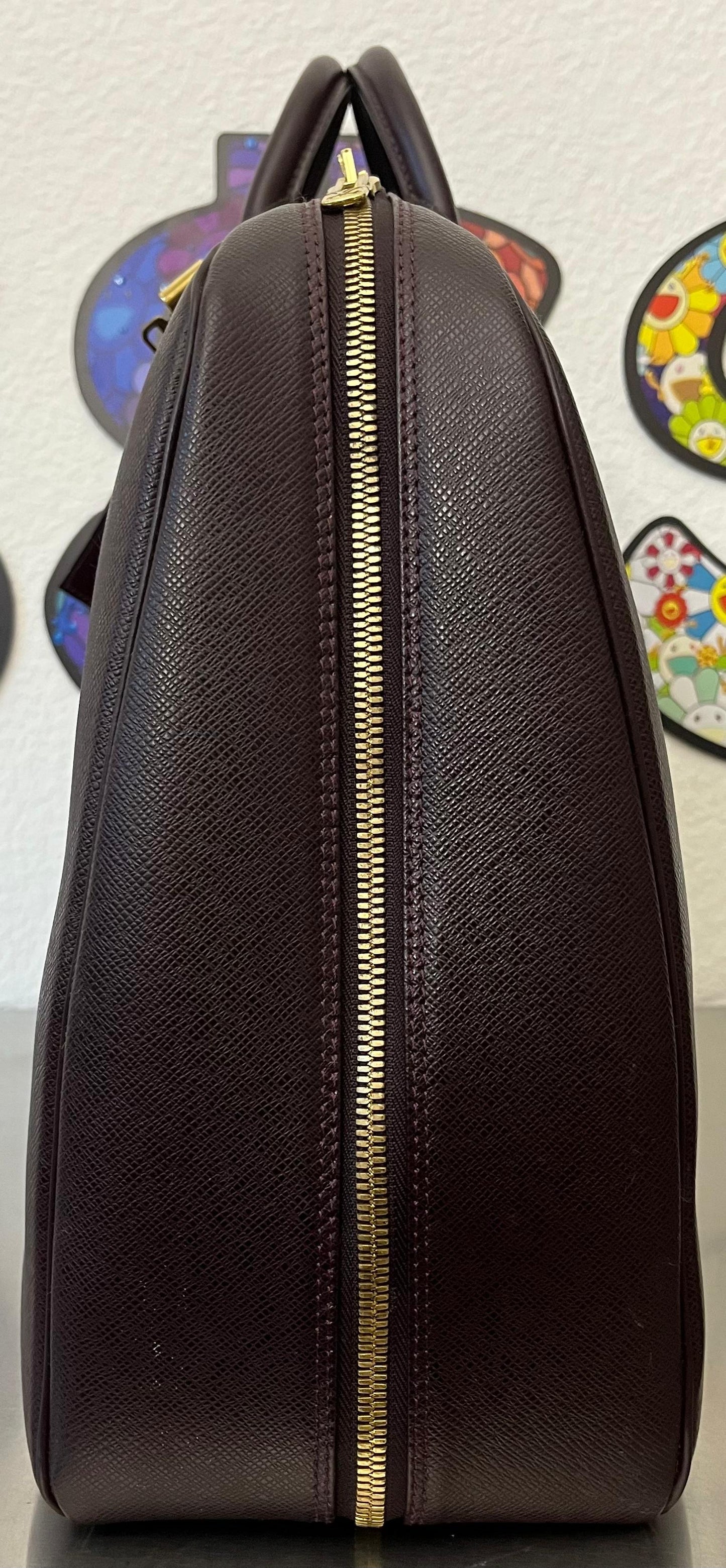Louis Vuitton Helanga Taiga