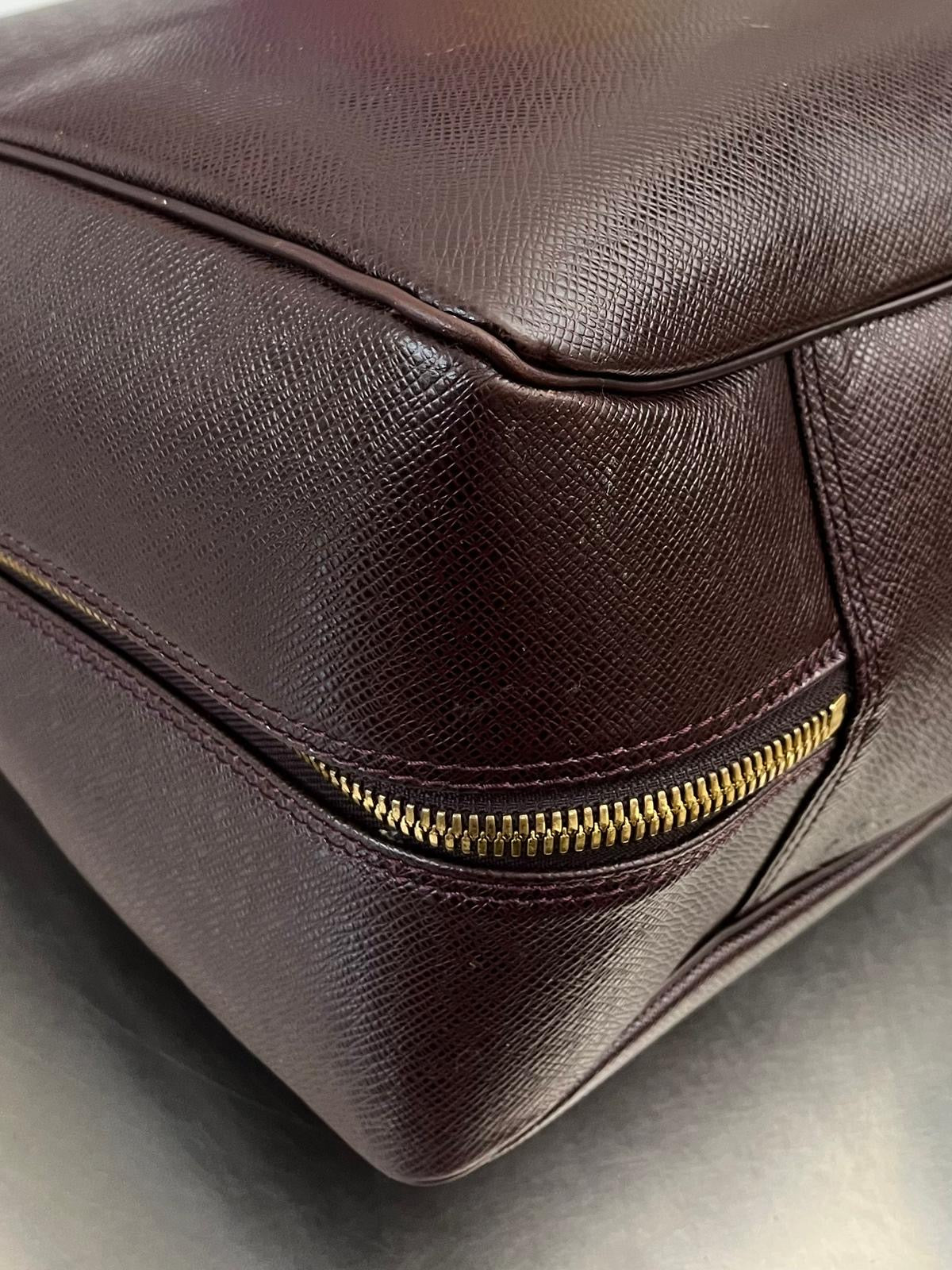 Louis Vuitton Helanga Taiga