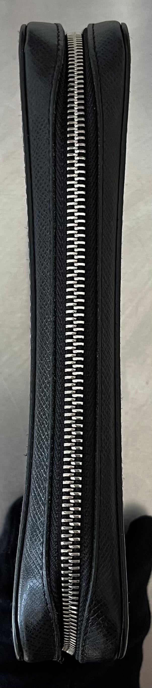 Louis Vuitton Zippy XL Taiga