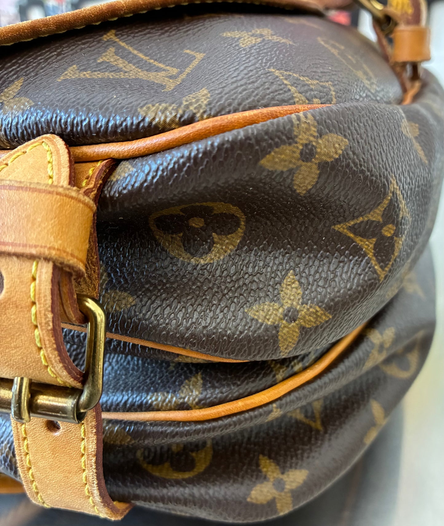 Louis Vuitton Saumur 30