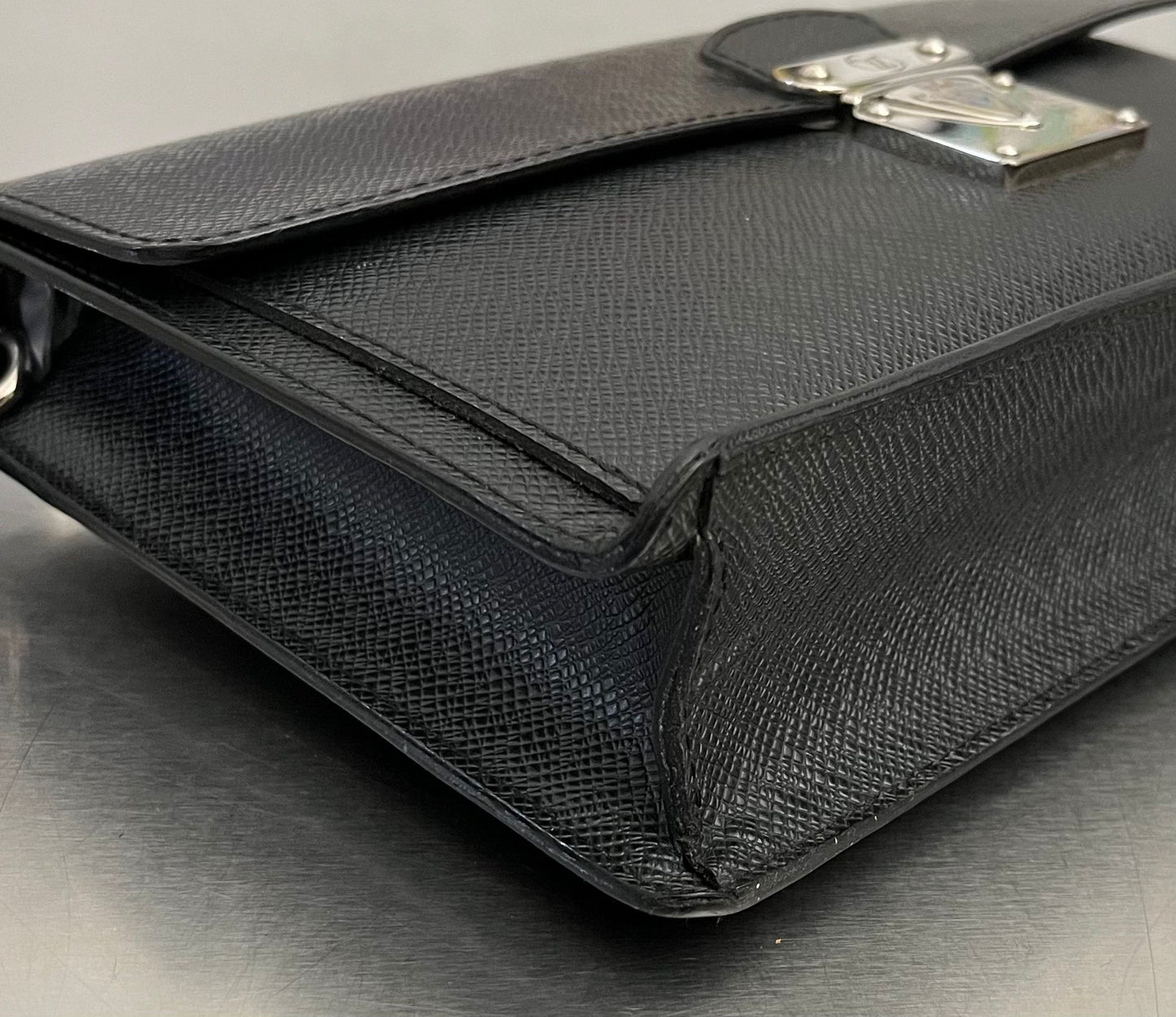 Louis Vuitton Belaia Taiga