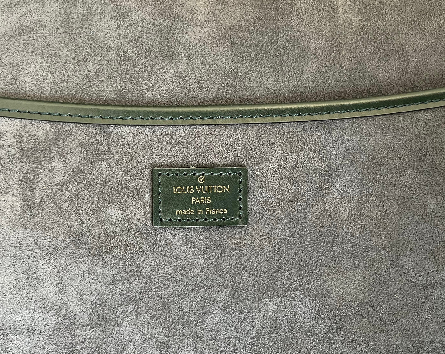 Louis Vuitton Helanga Taiga