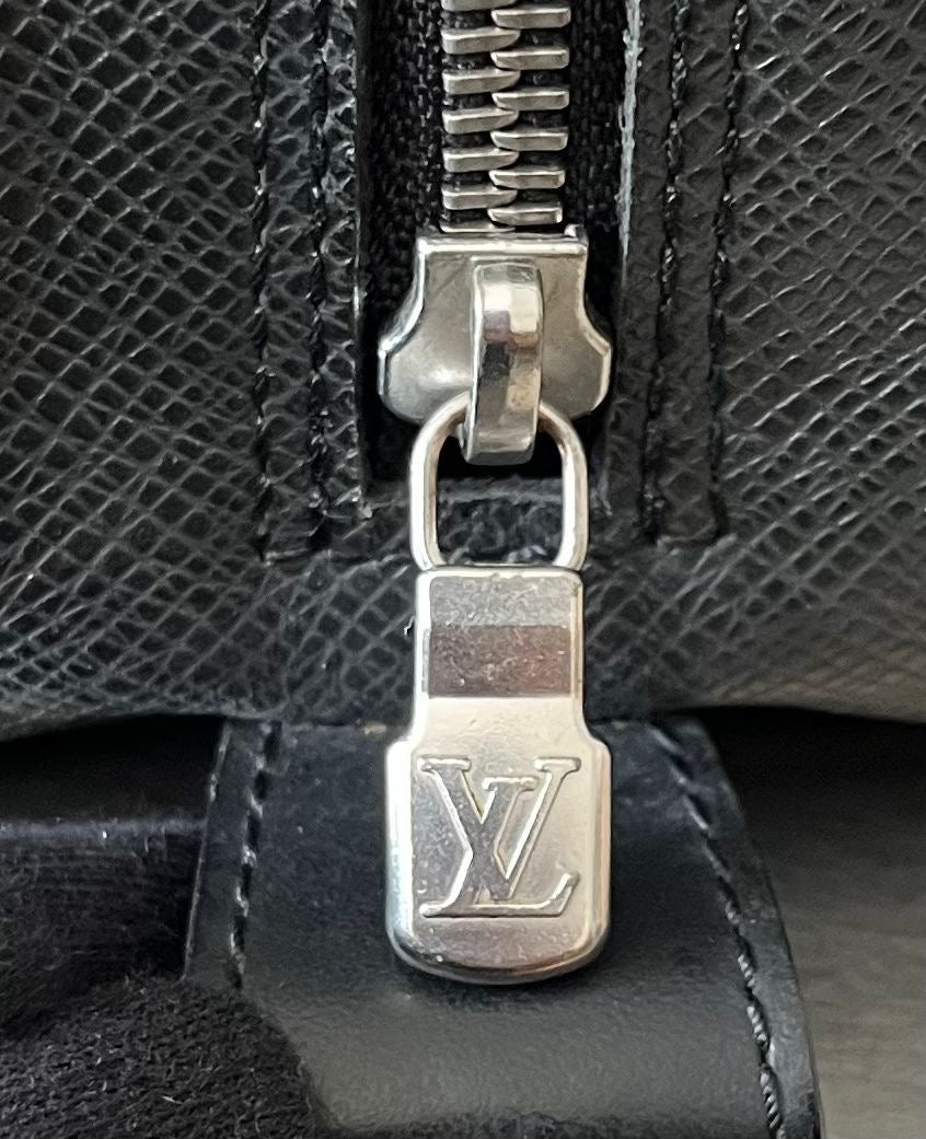 Louis Vuitton Trousse Toilette Taiga