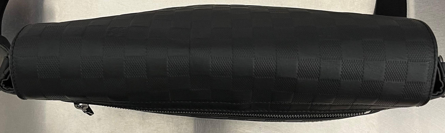 Louis Vuitton District Infini Leder