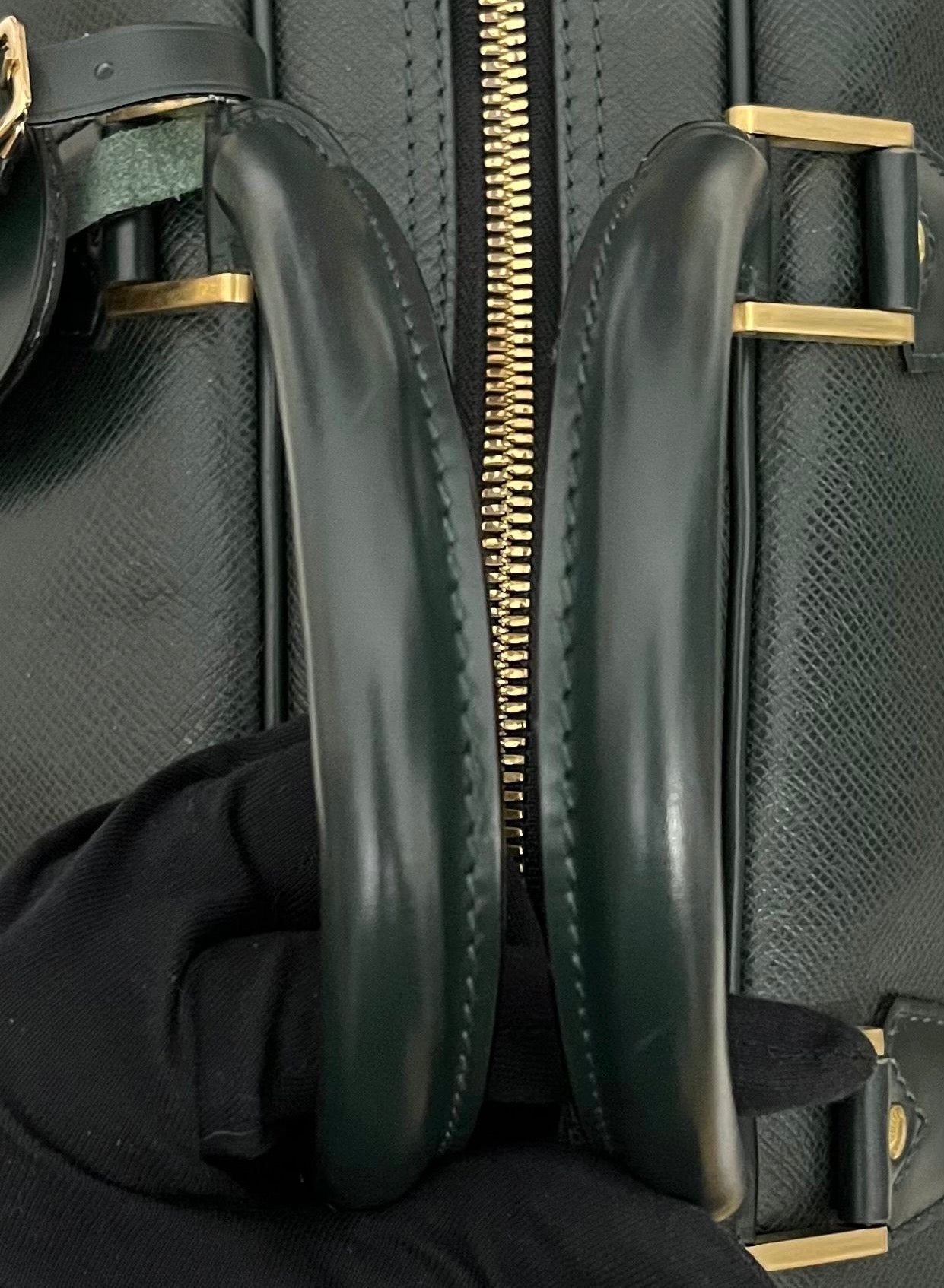 Louis Vuitton Kendall GM Taiga Leder