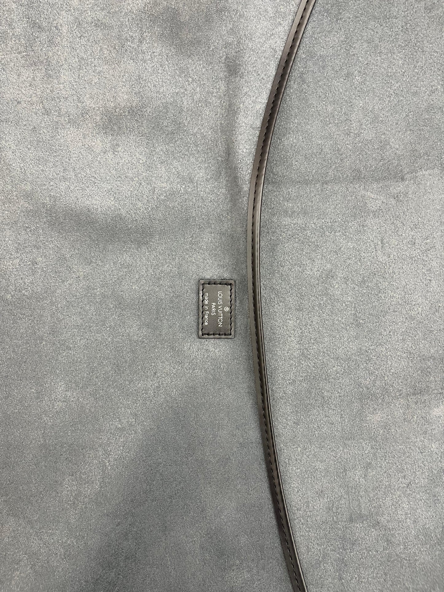 Louis Vuitton Helanga Taiga