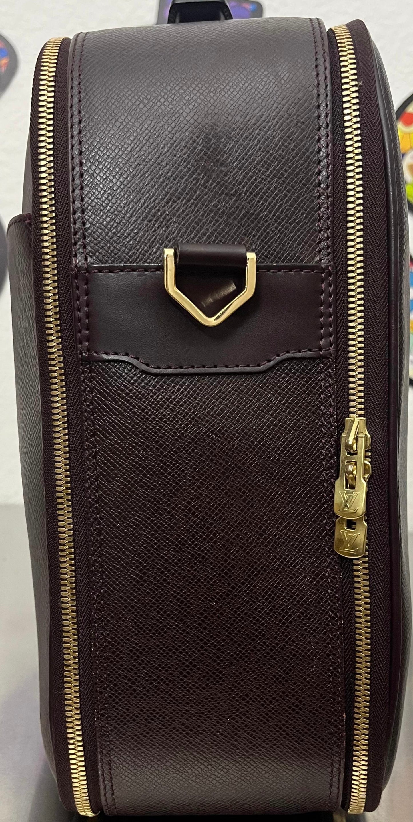 Louis Vuitton Porte Ordinateur Toura Taiga