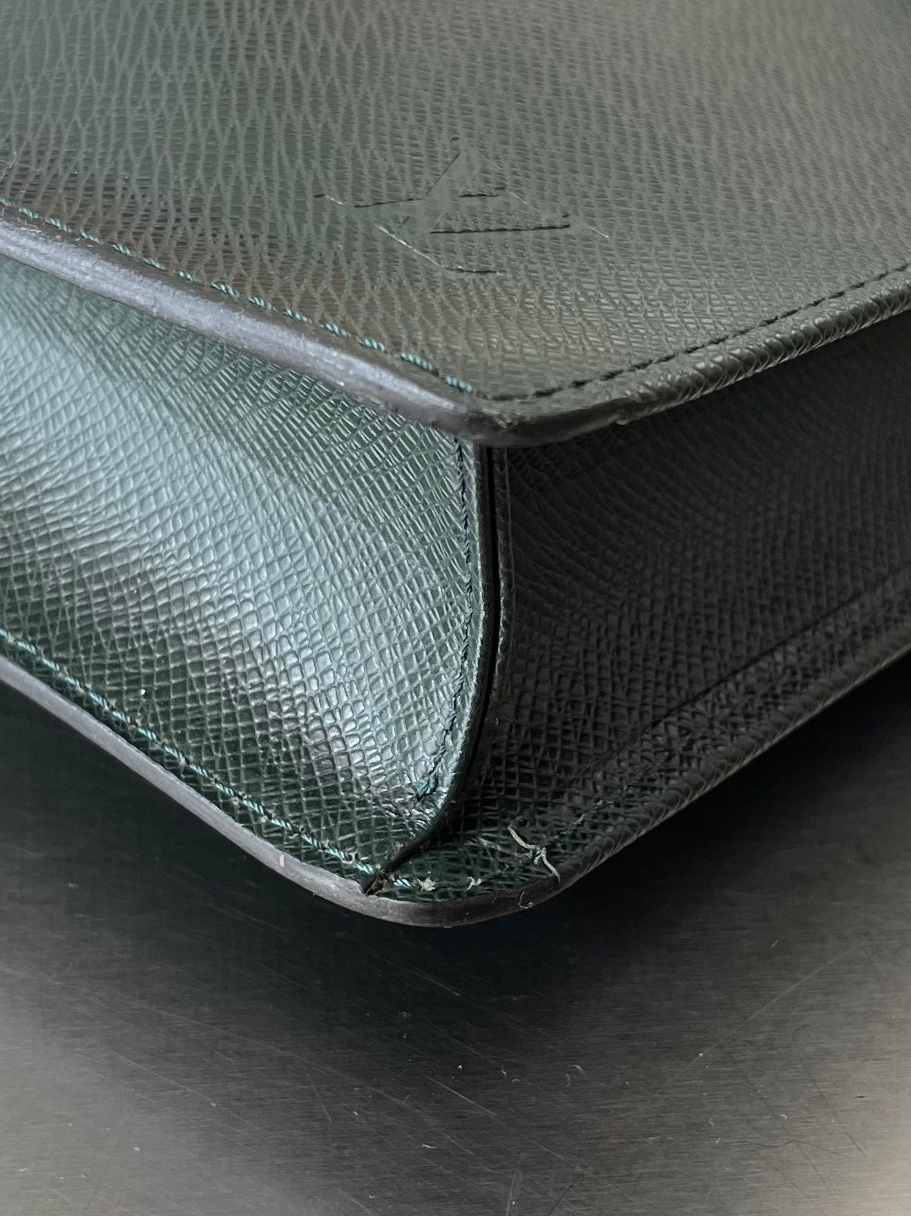 Louis Vuitton Serviette Kourad (Dunkelgrün)