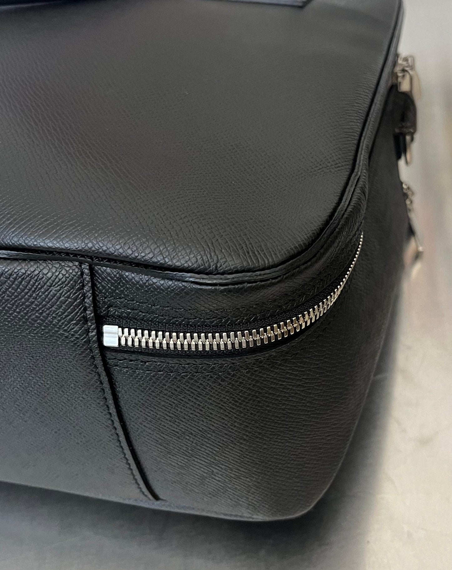 Louis Vuitton Overnight Taiga