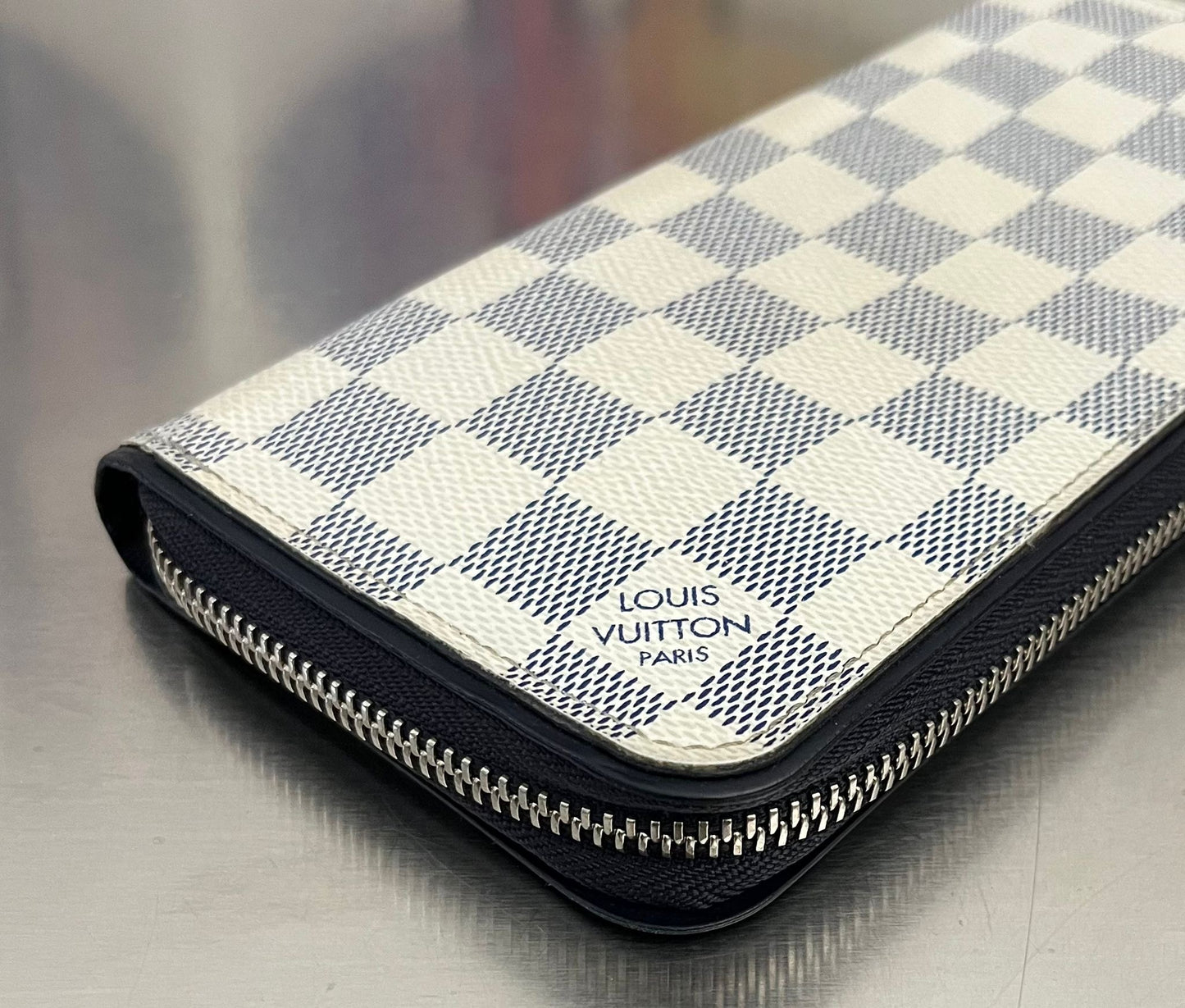 Louis Vuitton Zippy Vertical Damier Azur