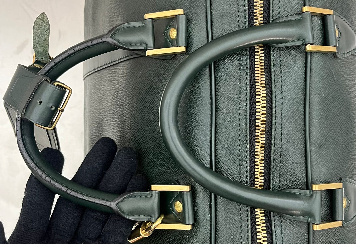 Louis Vuitton Kendall GM Taiga