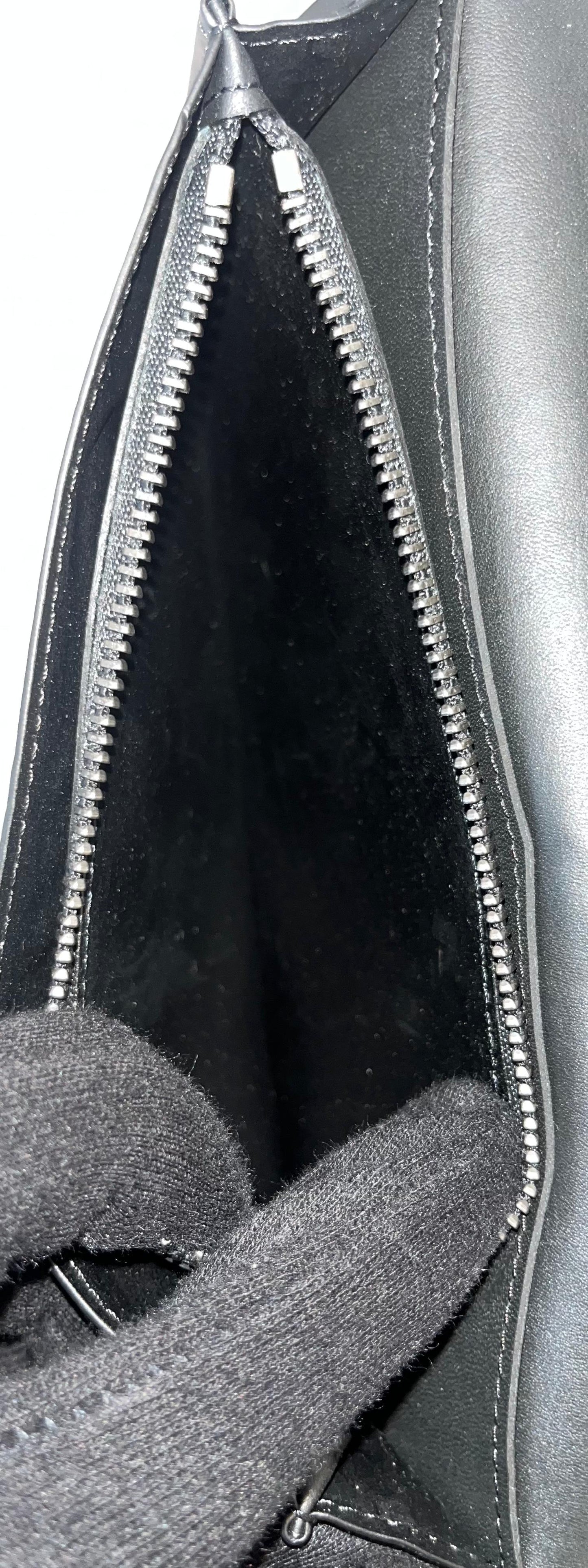 Louis Vuitton Brazza Infini Leder