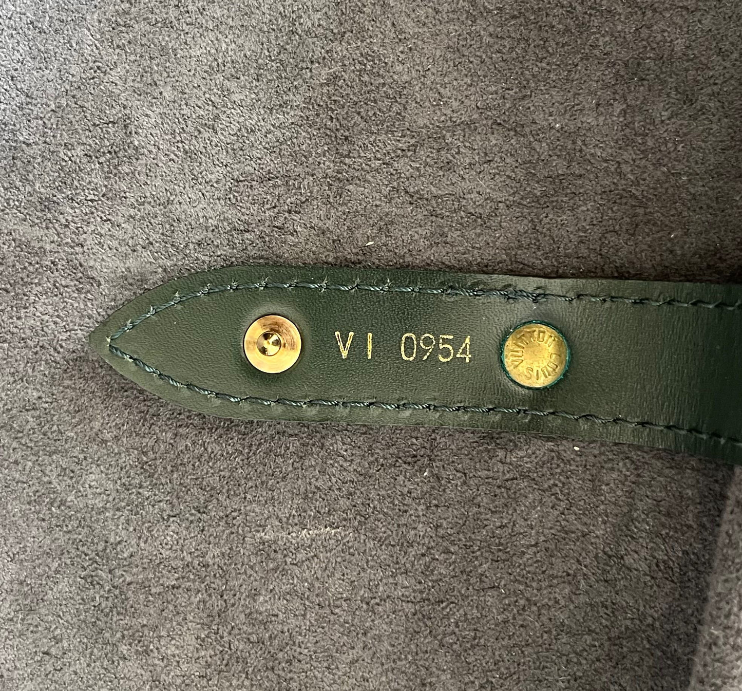 Louis Vuitton Helanga Taiga