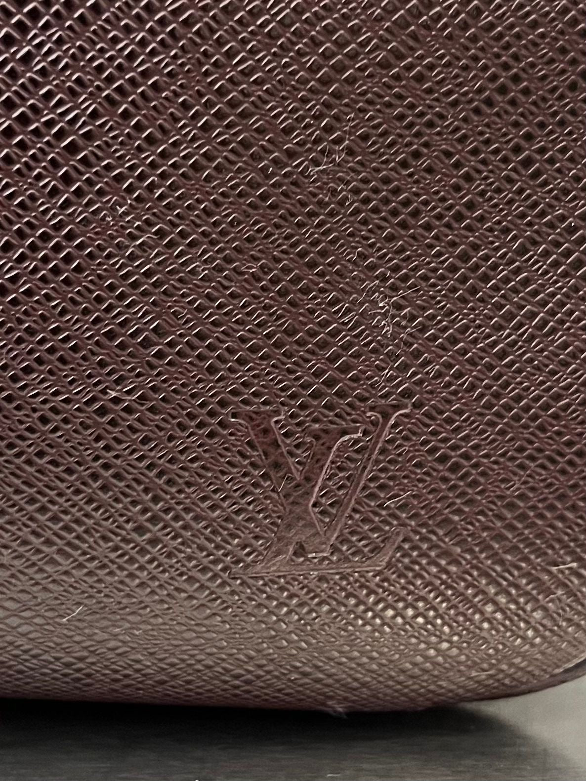 Louis Vuitton Helanga Taiga
