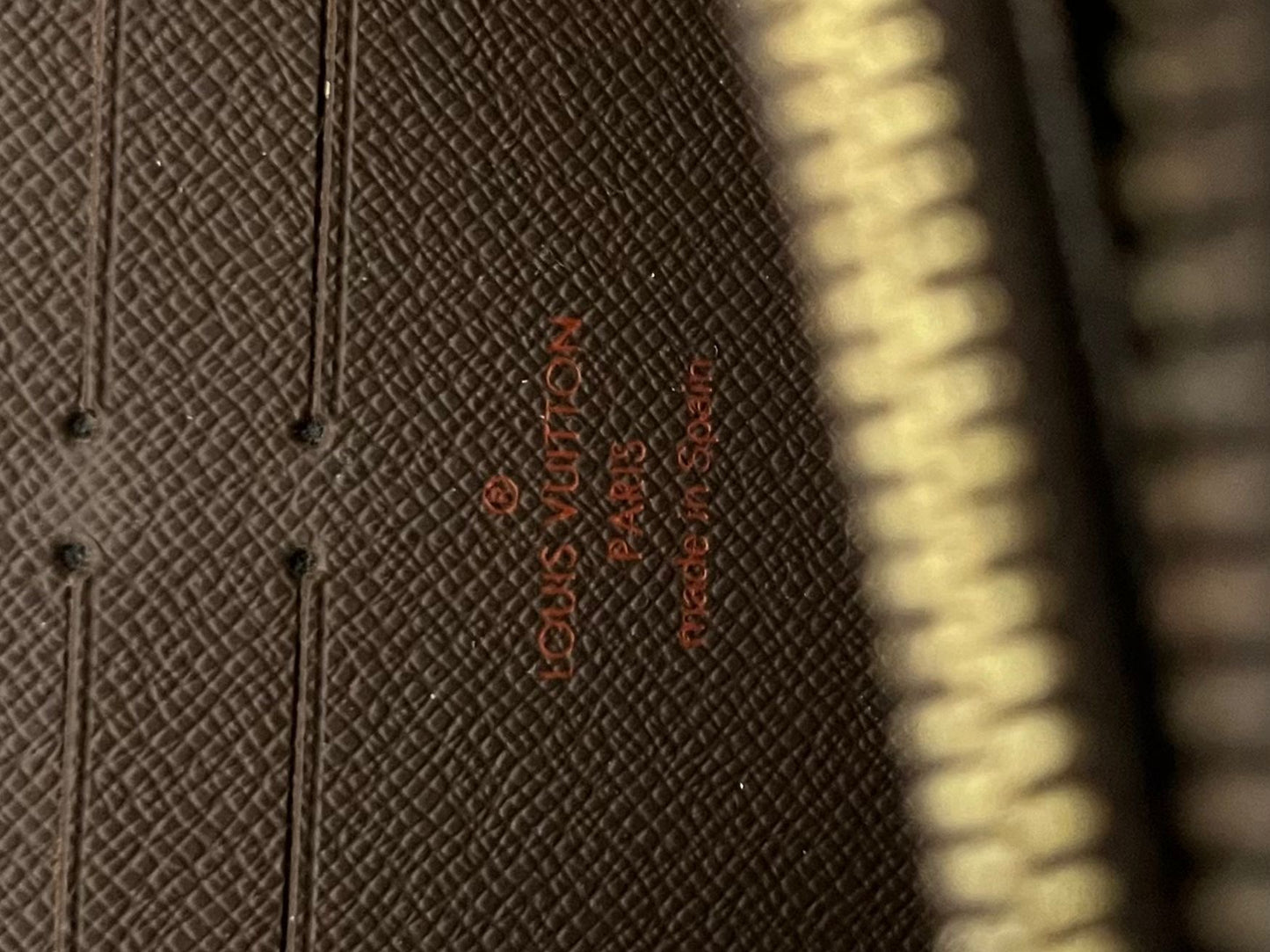 Louis Vuitton Zippy Damier