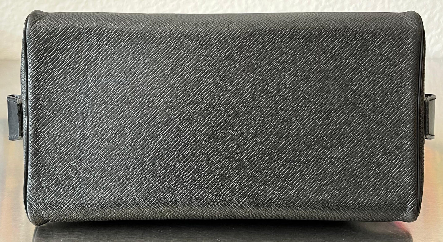Louis Vuitton Trousse Toilette Taiga