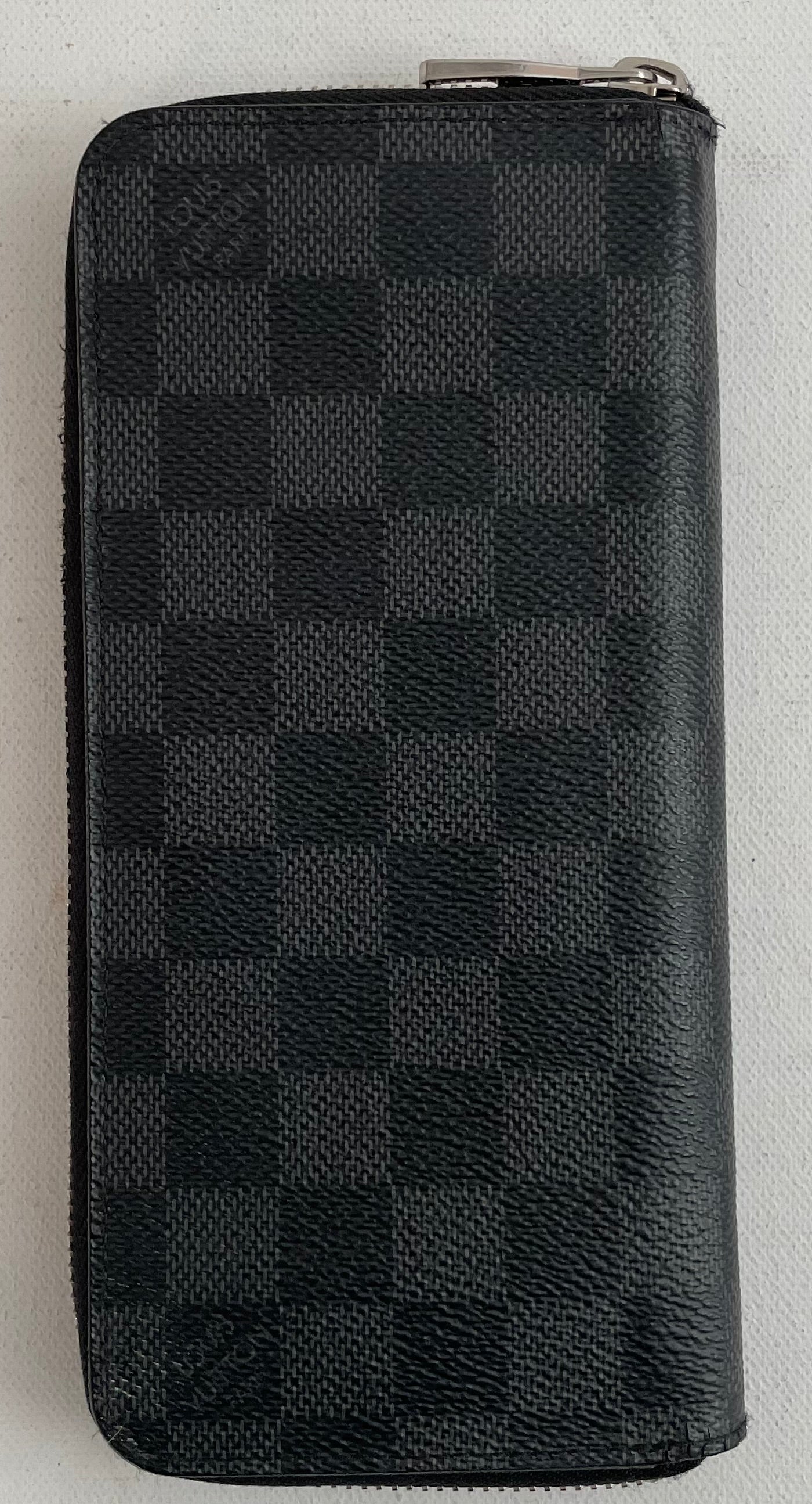 Louis Vuitton Zippy Vertical Geldbörse