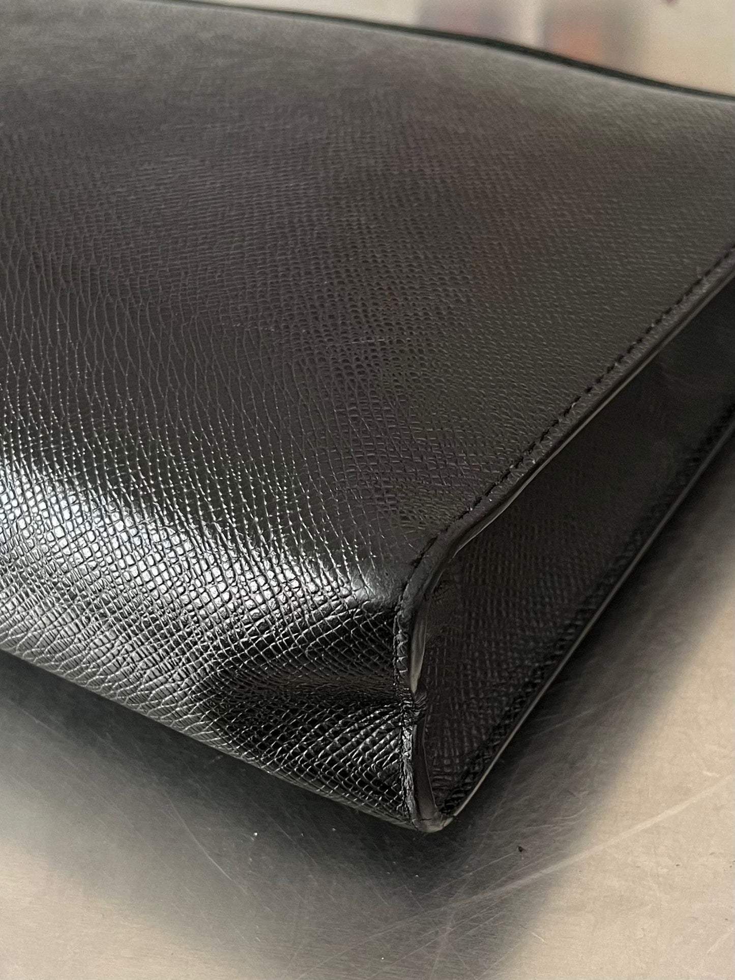Louis Vuitton Pochette Voyage MM Taiga