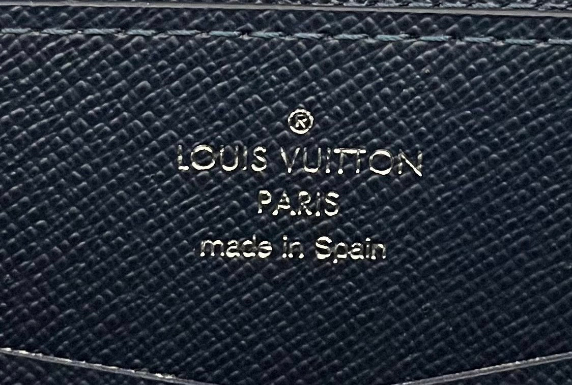 Louis Vuitton Zippy XL Taiga