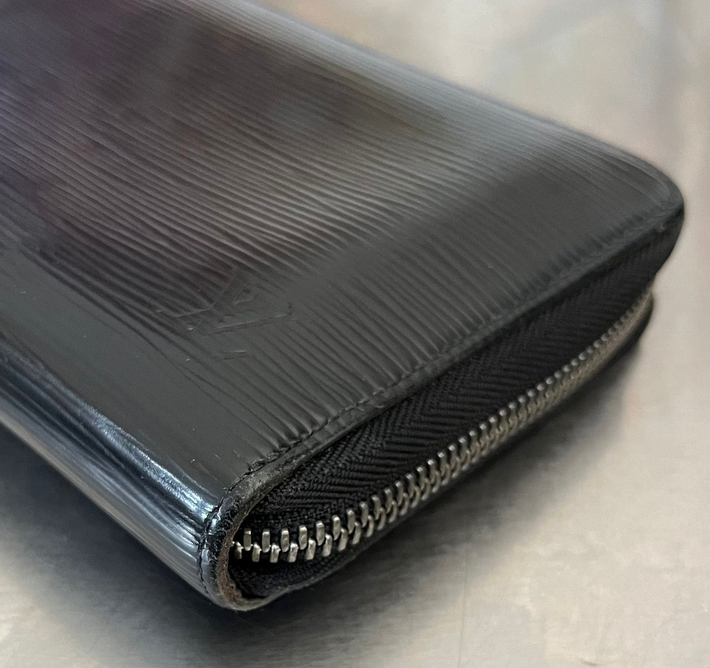 Louis Vuitton Zippy Organizer Epi