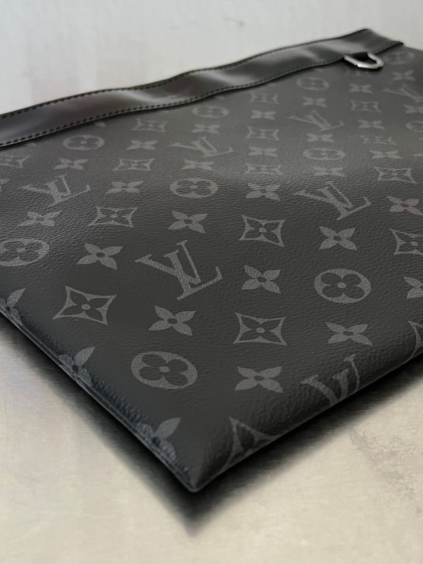 Louis Vuitton Pochette Discovery GM