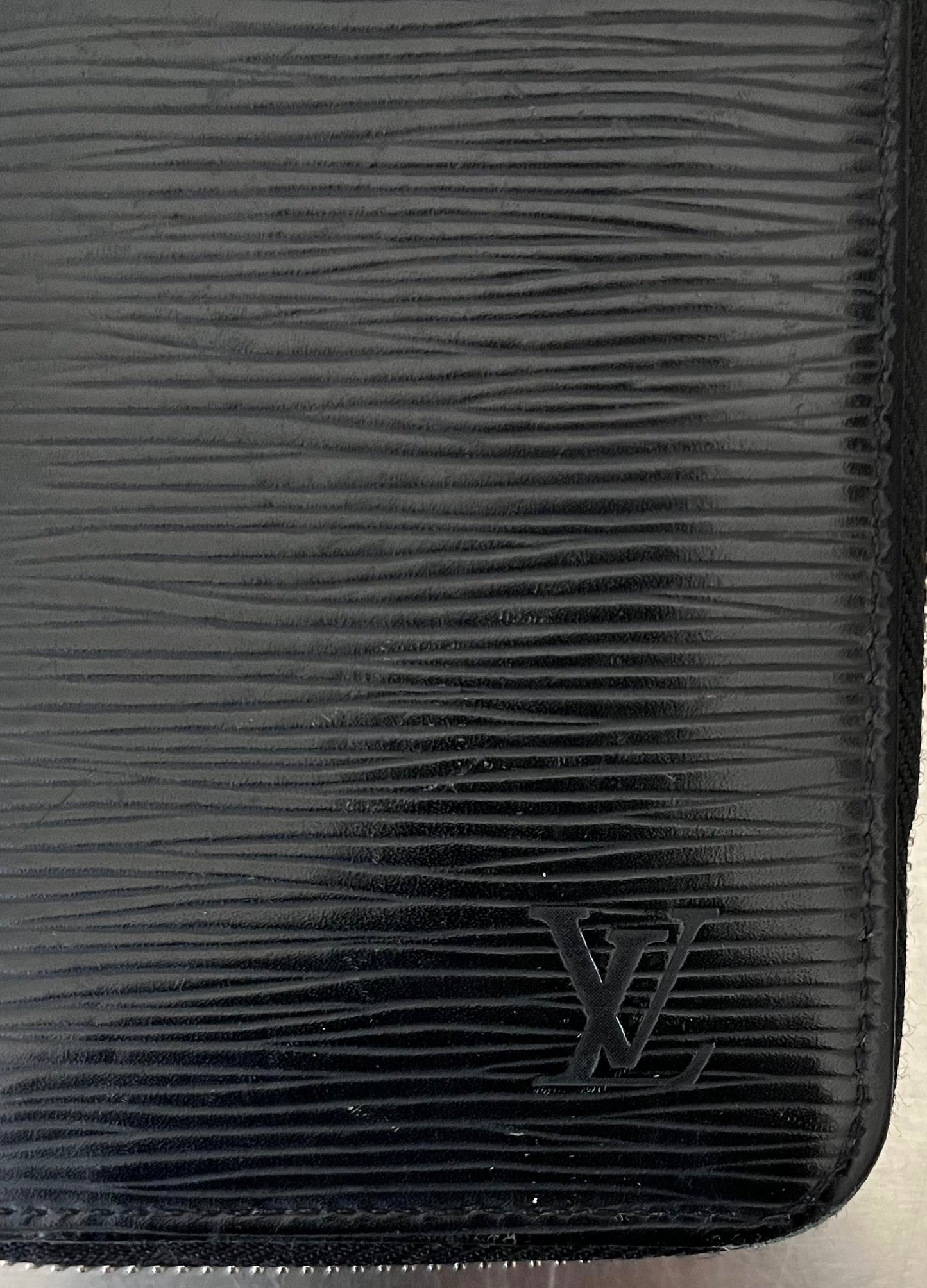 Louis Vuitton Zippy Vertical Epi