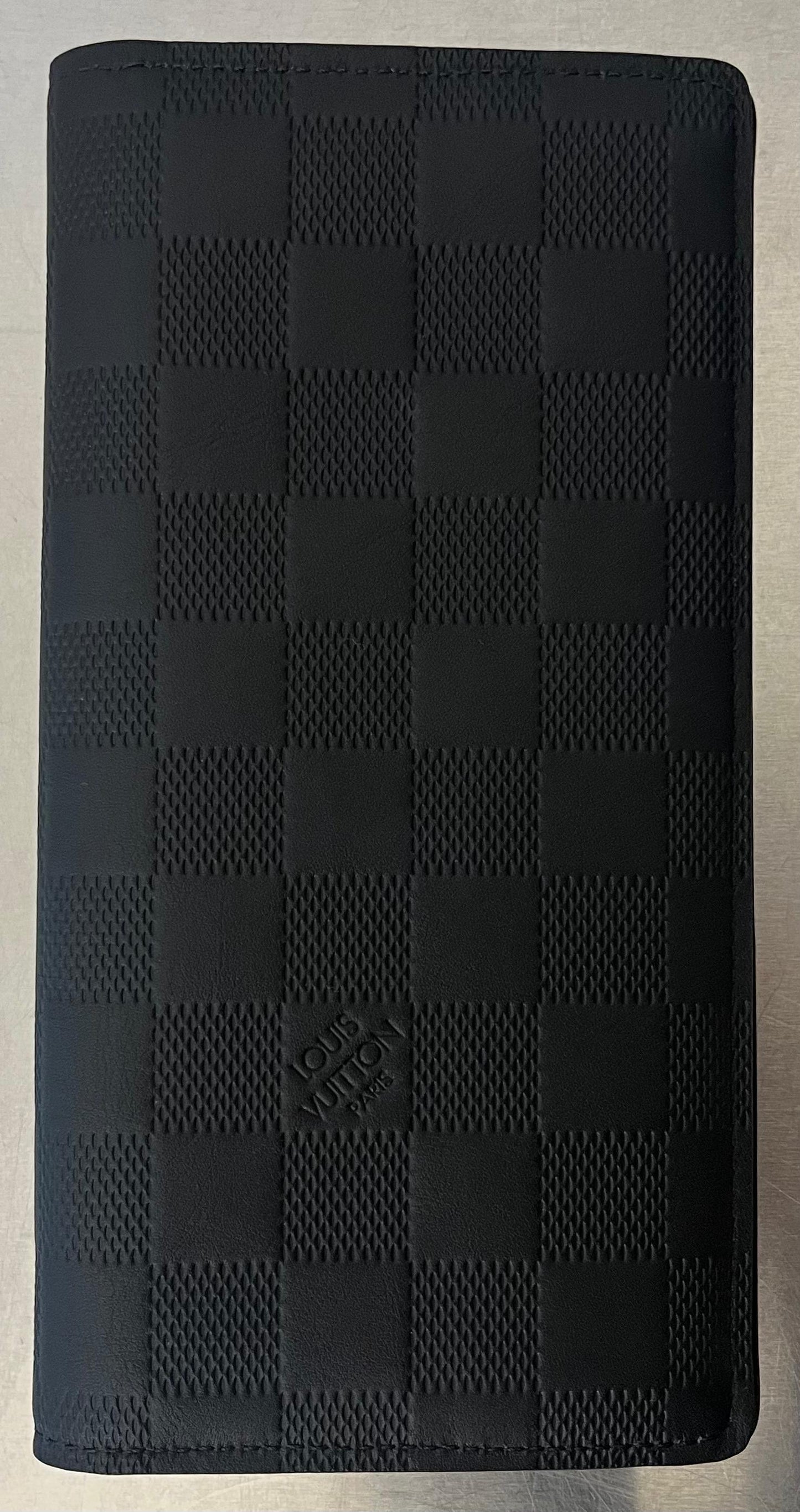Louis Vuitton Brazza Infini Leder