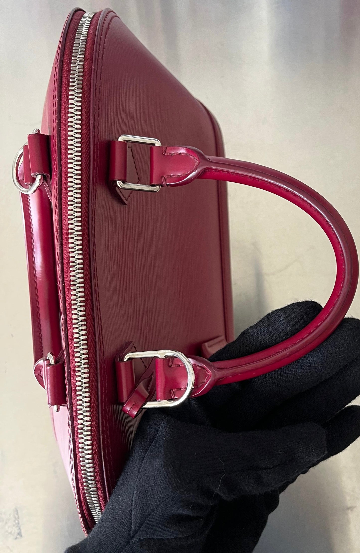 Louis Vuitton Alma PM Epi Fuchsia