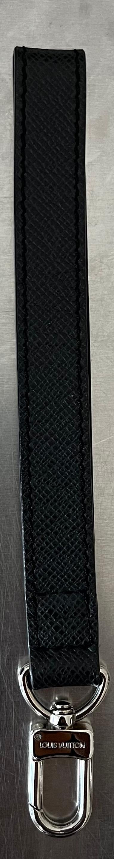 Louis Vuitton Neo Pavel Taiga