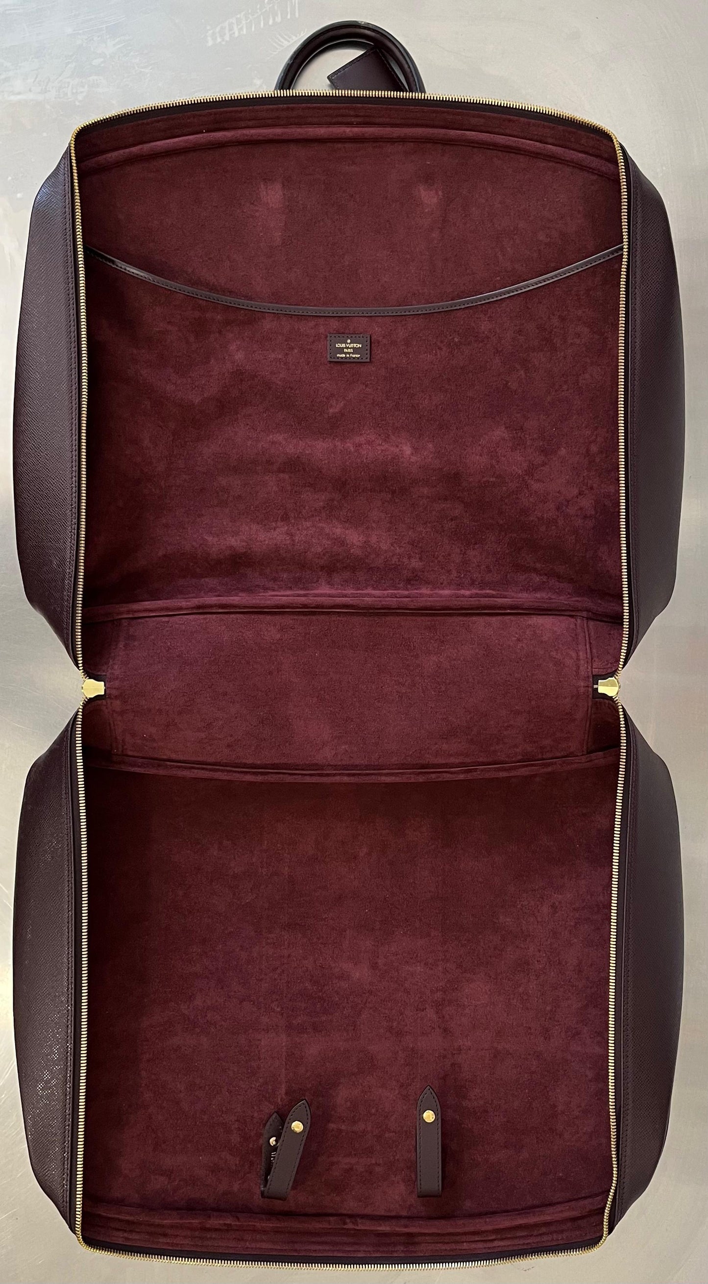 Louis Vuitton Helanga Taiga