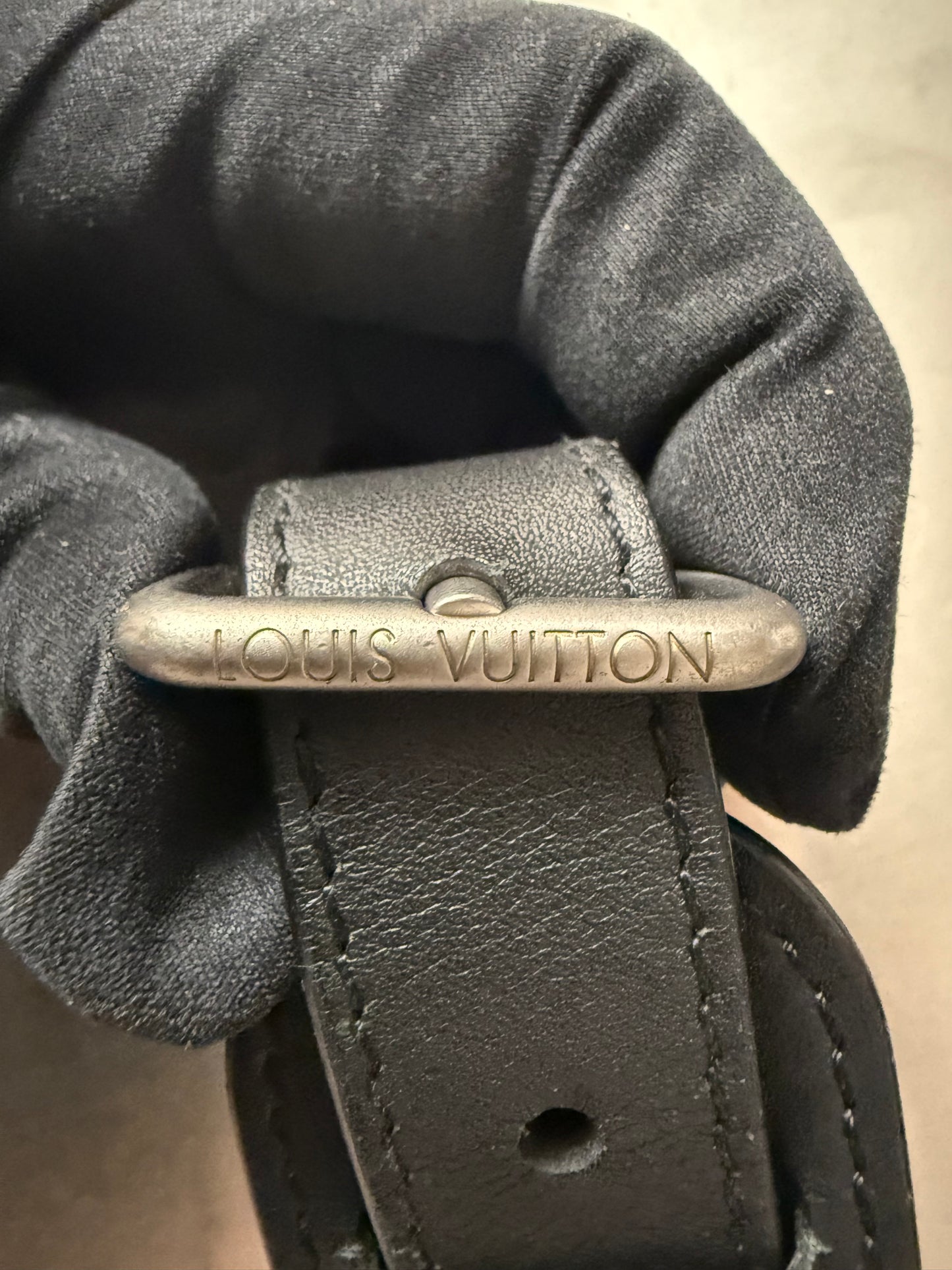 Louis Vuitton Avenue Infini Leder