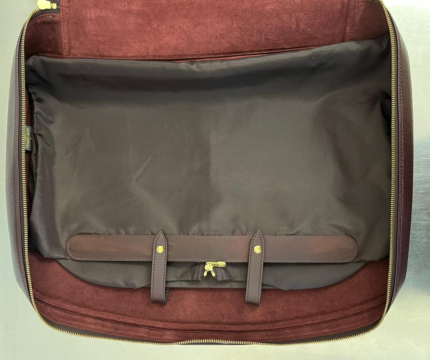 Louis Vuitton Helanga Taiga